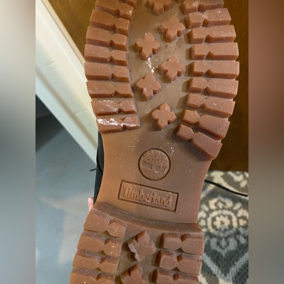 Black Timberland boots, size 6.5 - Picture 3 of 4